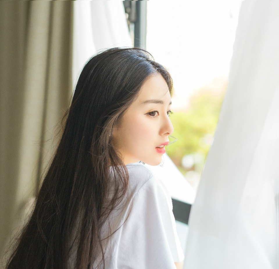 孟达大步而入，向着刘璋躬身道：“末将参见主公。”